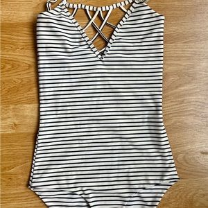 Issa de’Mar São Paulo one piece in black and white cheeky S 😍🌺 MASSIVE sale